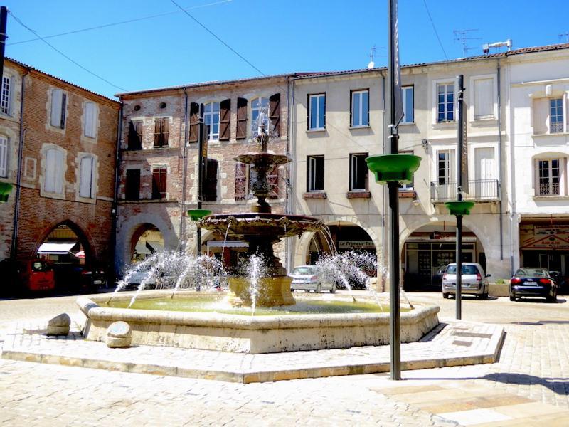 Appartement Catharina Villeneuve-sur-Lot Bagian luar foto